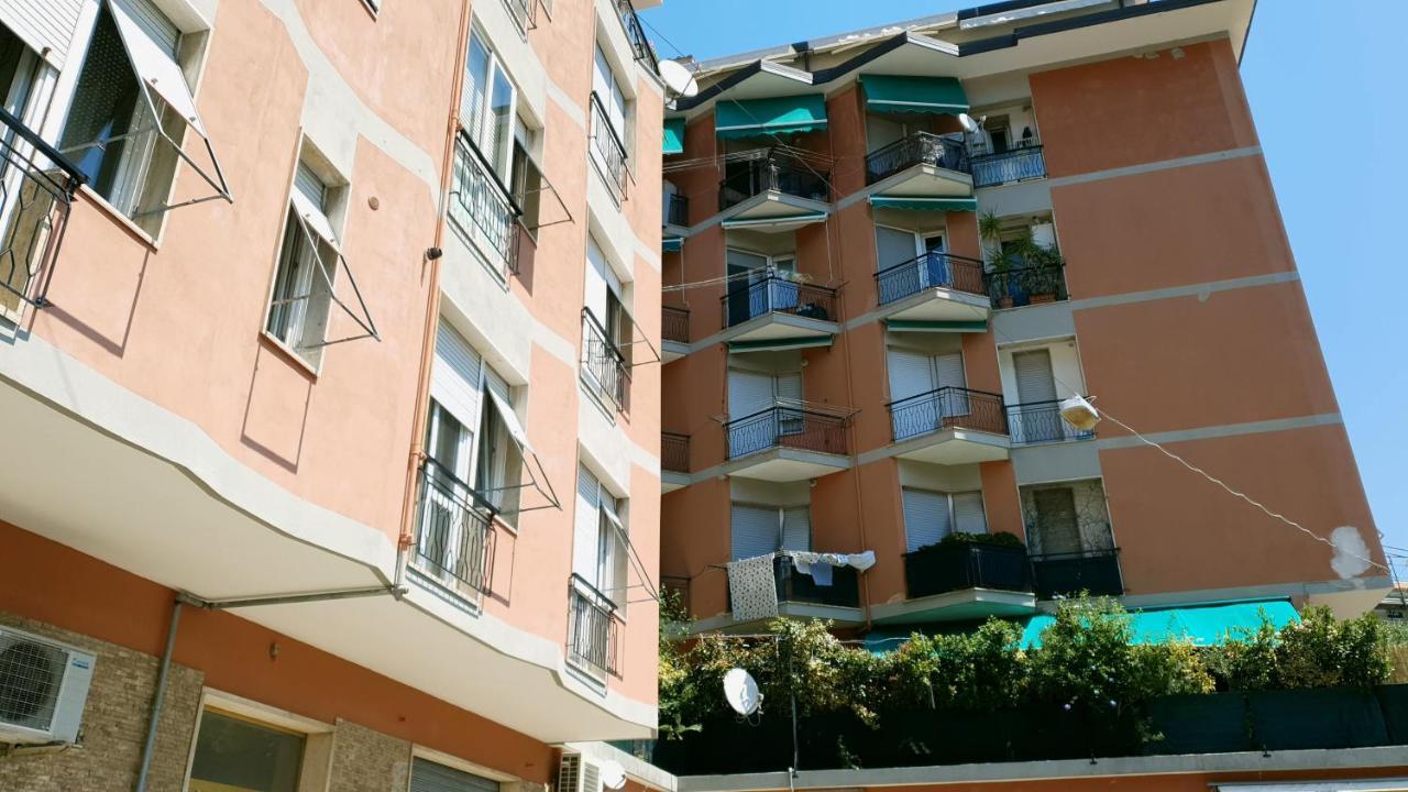 Comodo Al Mare Леричи Экстерьер фото